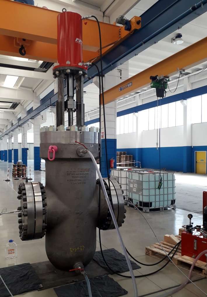 CRI-30-160-C Verin double effet FPT 30T 
